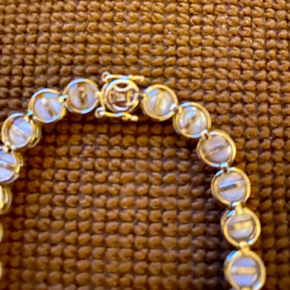 Classic Custom Gold and Pearl Bracelet - Picture 4 of 9